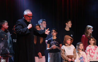 ks.Jakub Bartczak 9.04 (15)